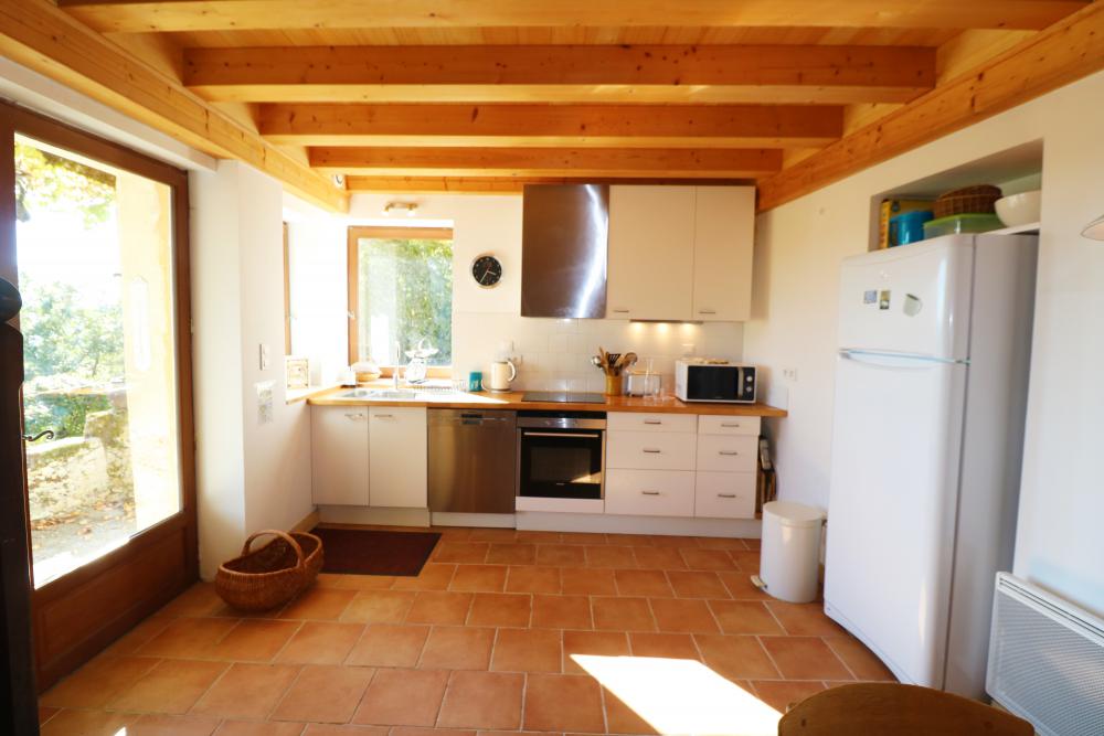 la cuisine parfaitement équipée 