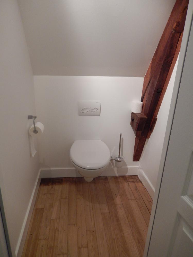et des toilettes séparées 