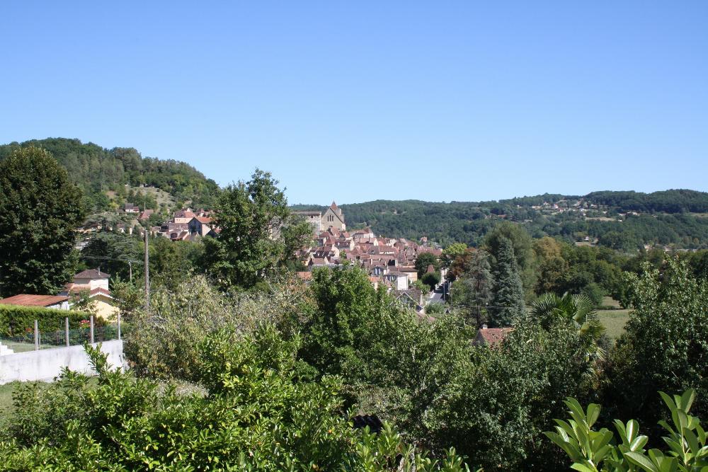 Vue sur le village médiéval de Saint Cyprien