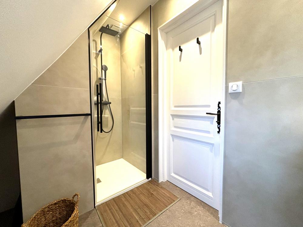 la salle de bain commune 