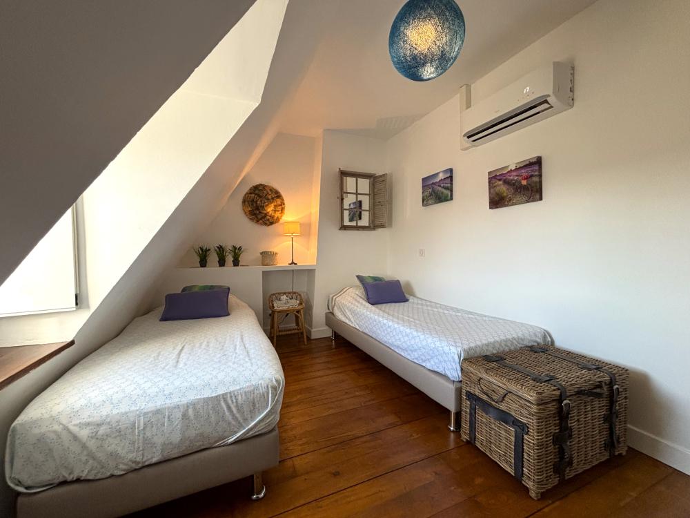 La seconde chambre avec 2 lits simples