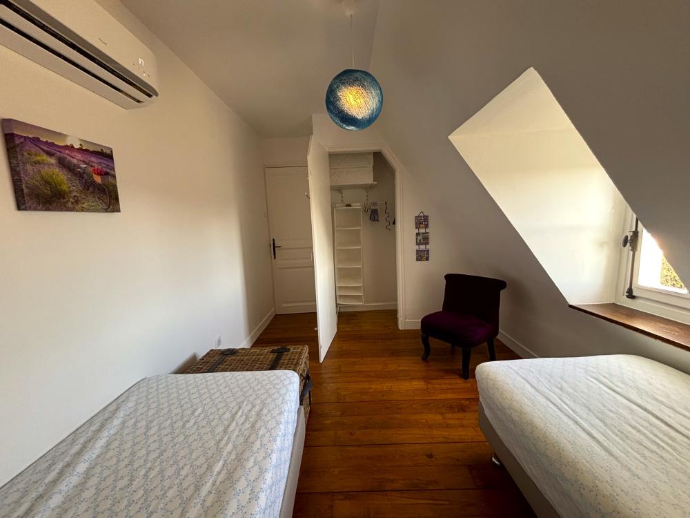 La seconde chambre avec 2 lits simples