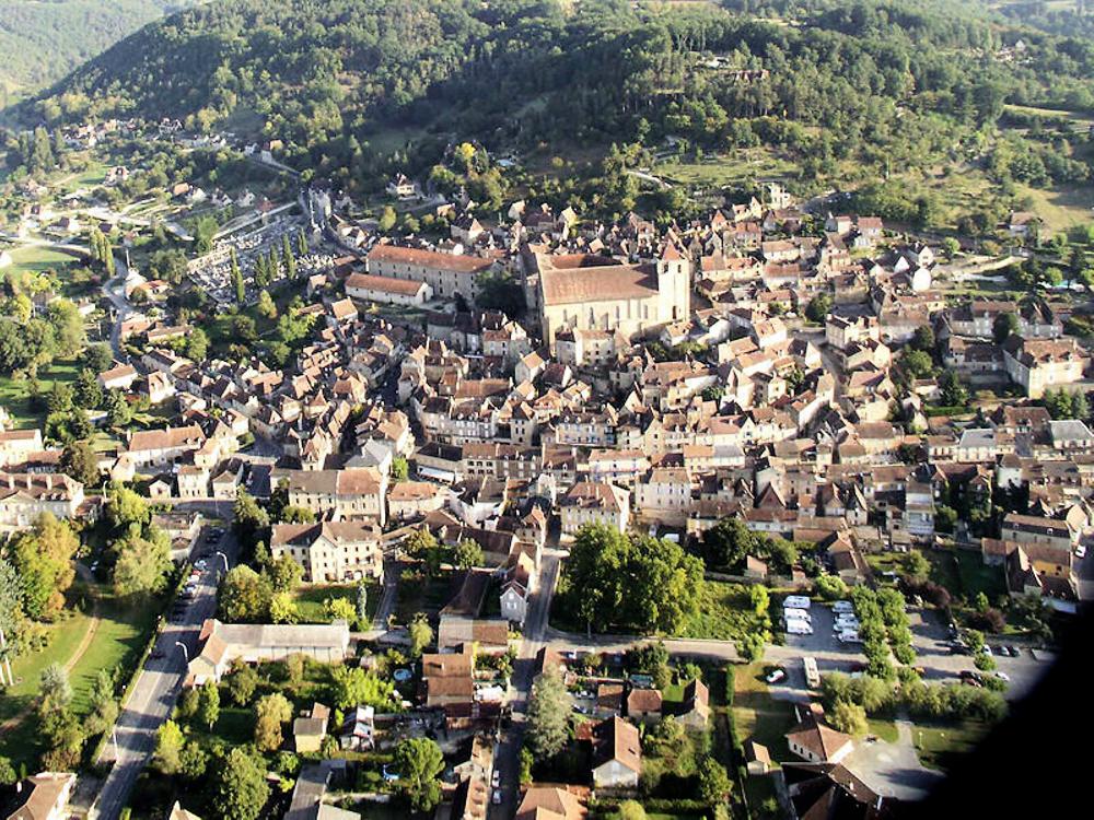 Le village médiéval tous commerces de St Cyprien