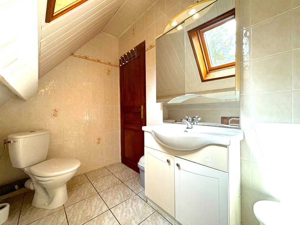 et sa salle d'eau ensuite 