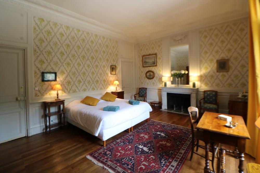 La suite jaune (chambre 2)