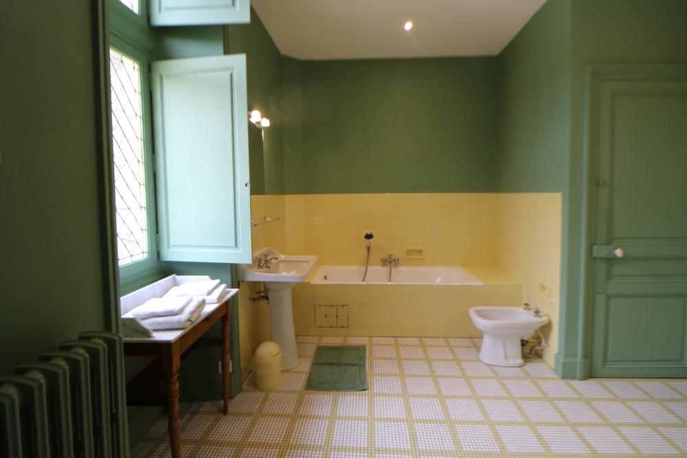 et sa salle d'eau 