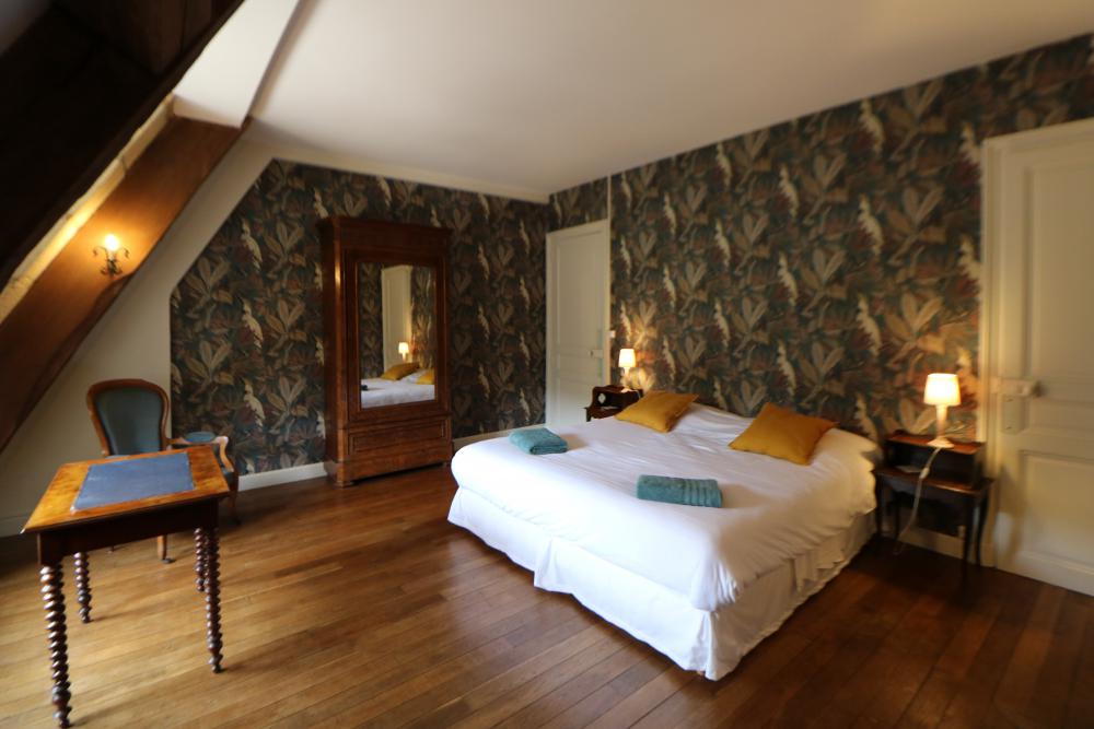 la  dernière chambre double à l'étage supérieur 
