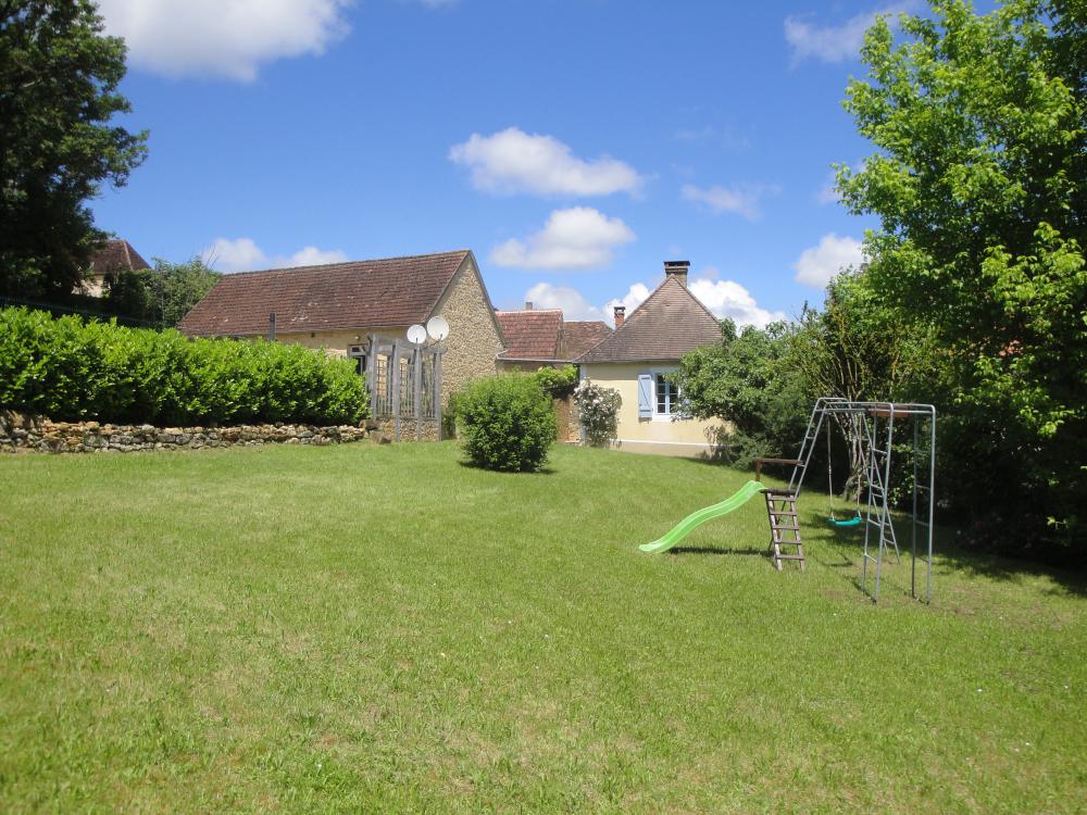 La vaste jardin clos 