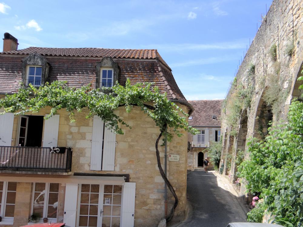 La rue des arcades 
