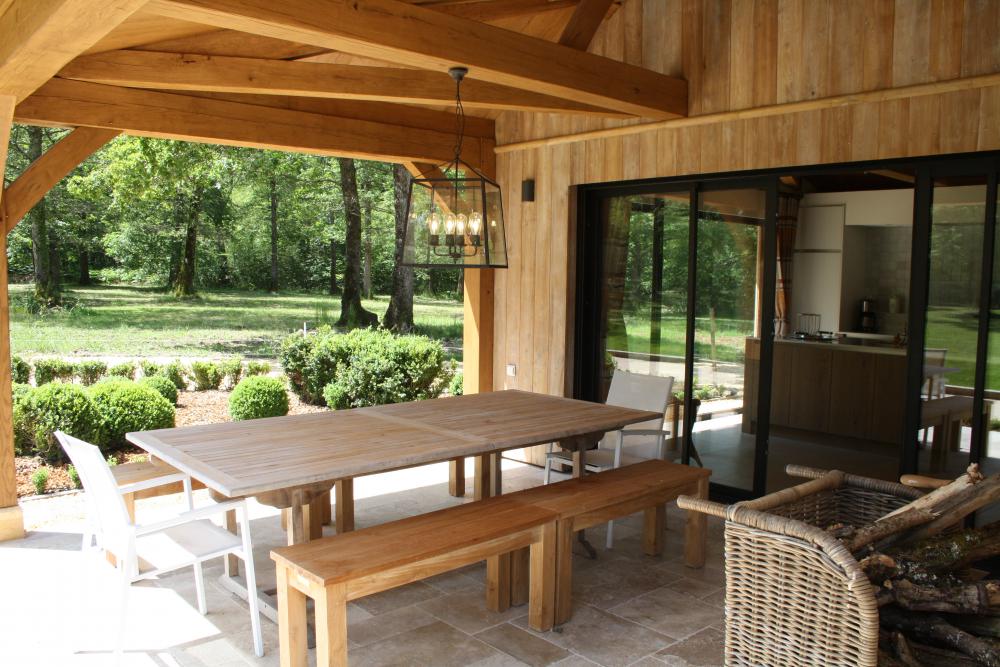 la terrasse semi-couverte