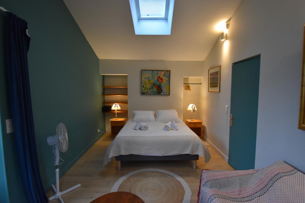 elle offre une chambre double 