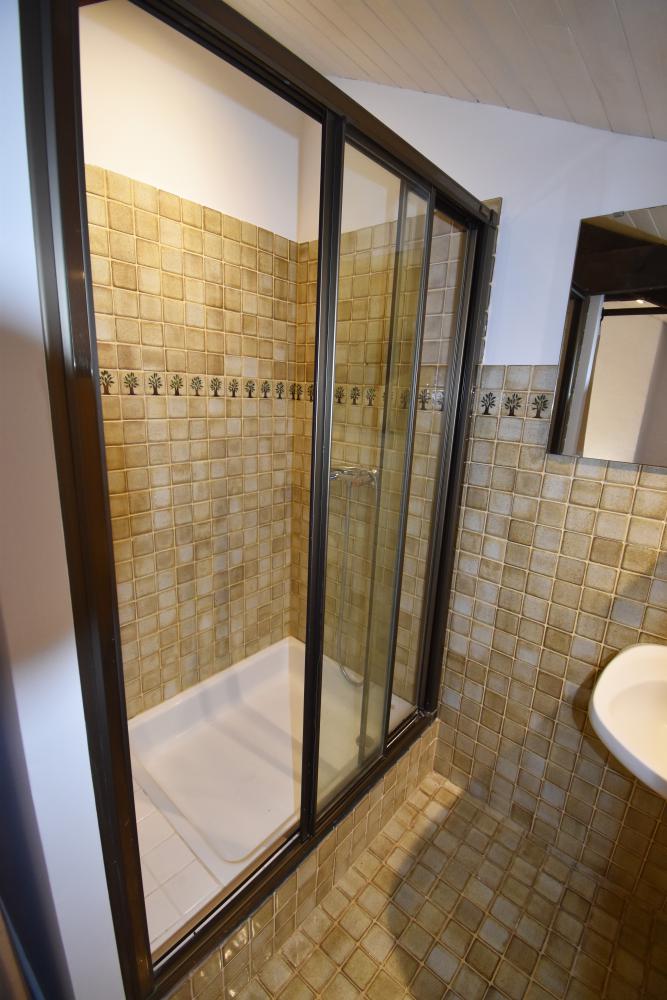 avec salle d'eau attenante