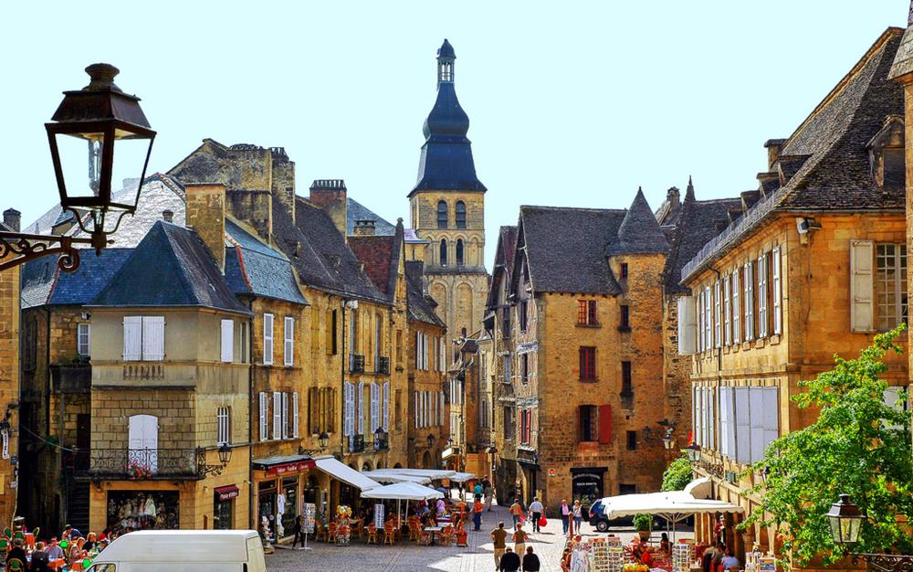 Sarlat la Canéda, joyau du Périgord Noir 