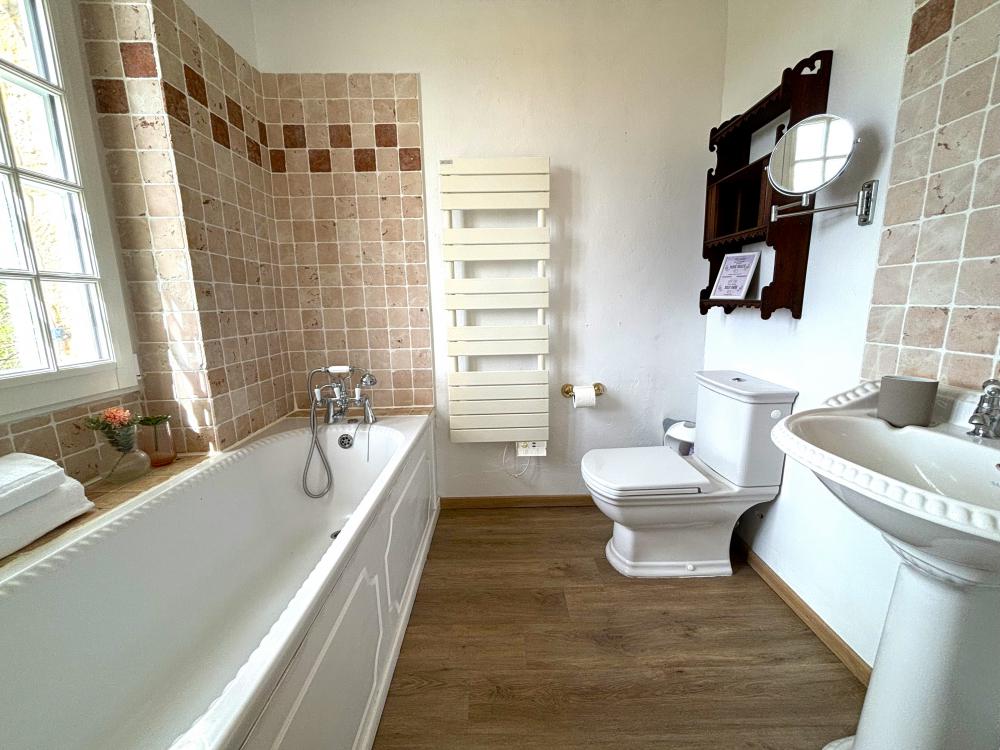 avec salle de bain attenante