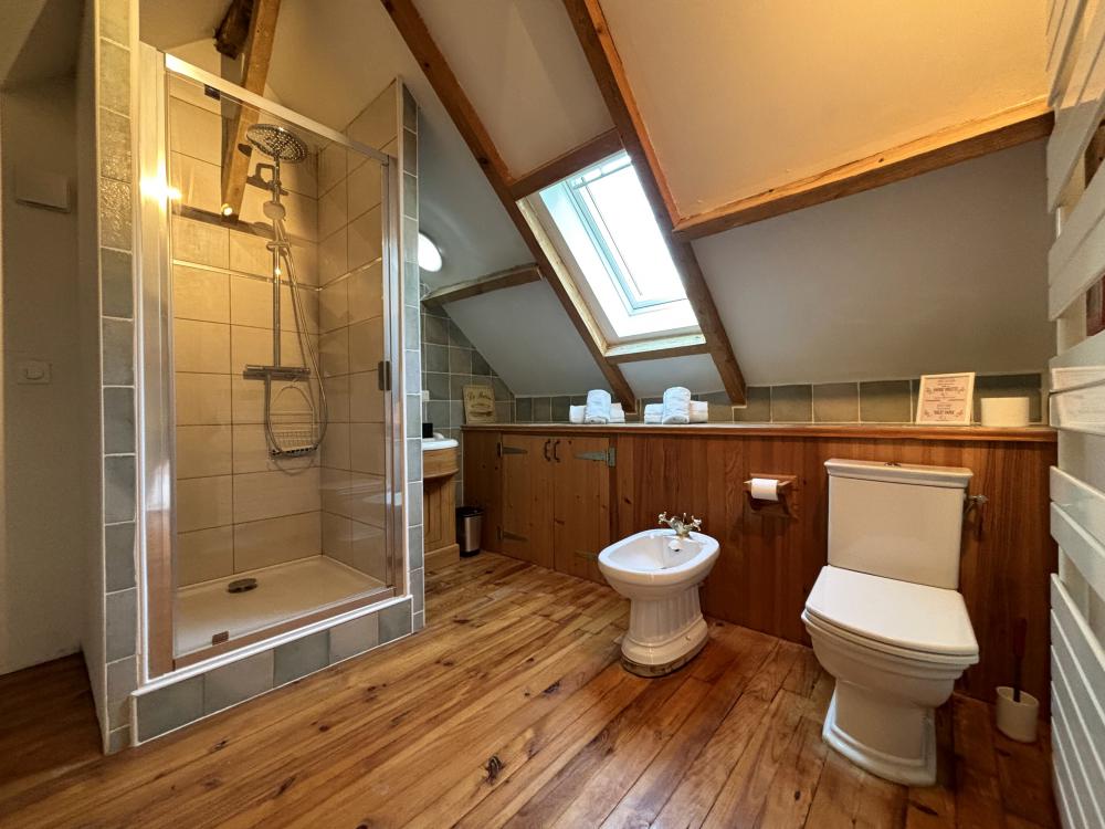 avec sa salle d'eau attenante