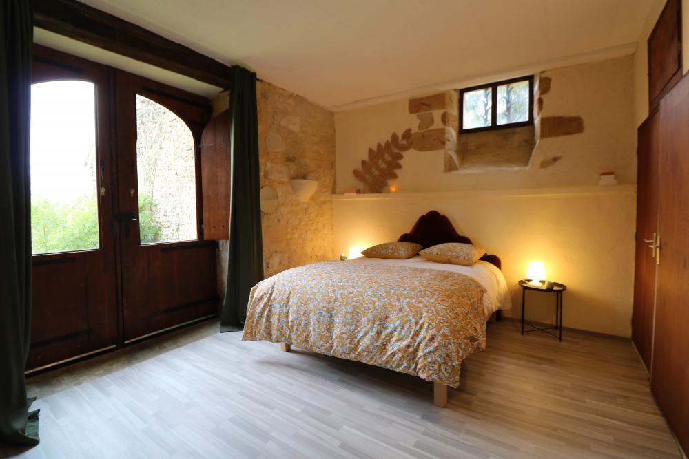 la dernière chambre double en rez de jardin, avec accès extérieur