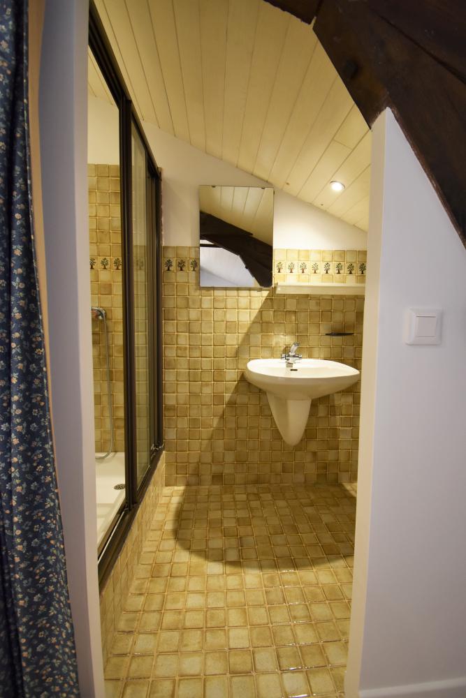 avec salle d'eau attenante