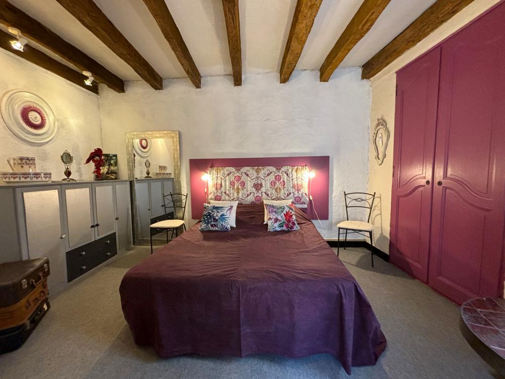 La première chambre double sur votre gauche  