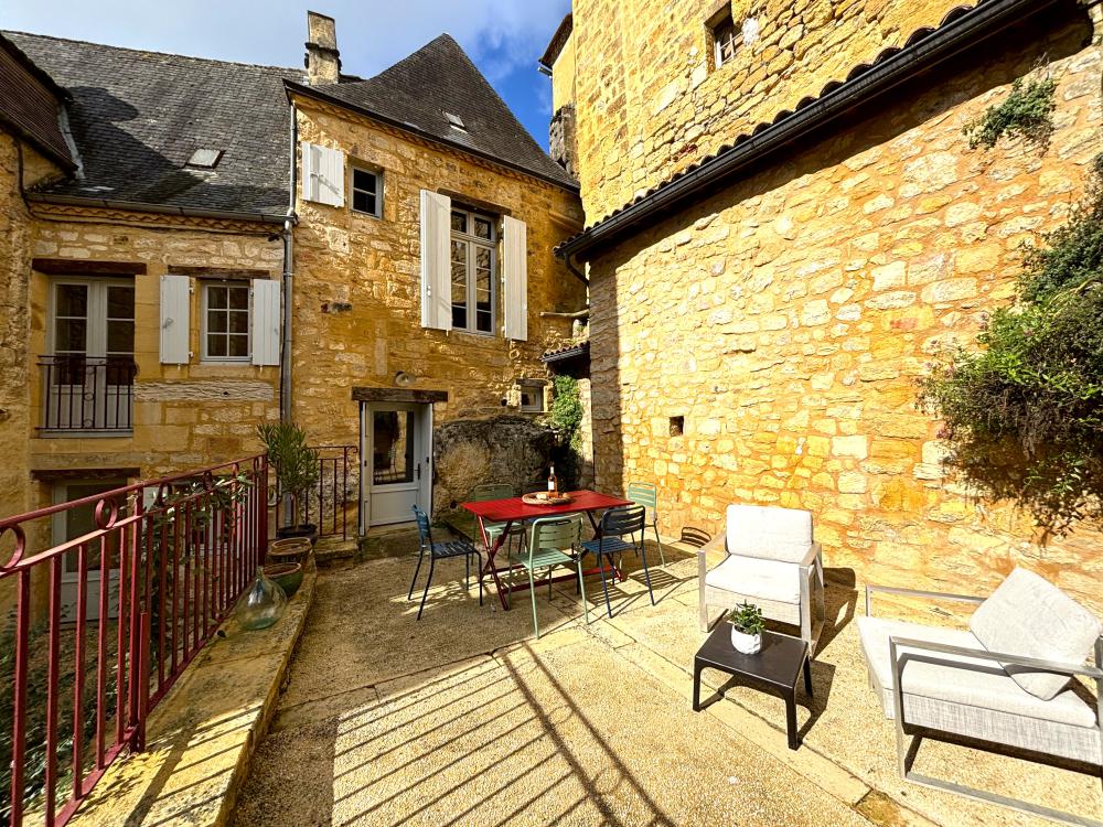 la maison et son adorable terrasse 
