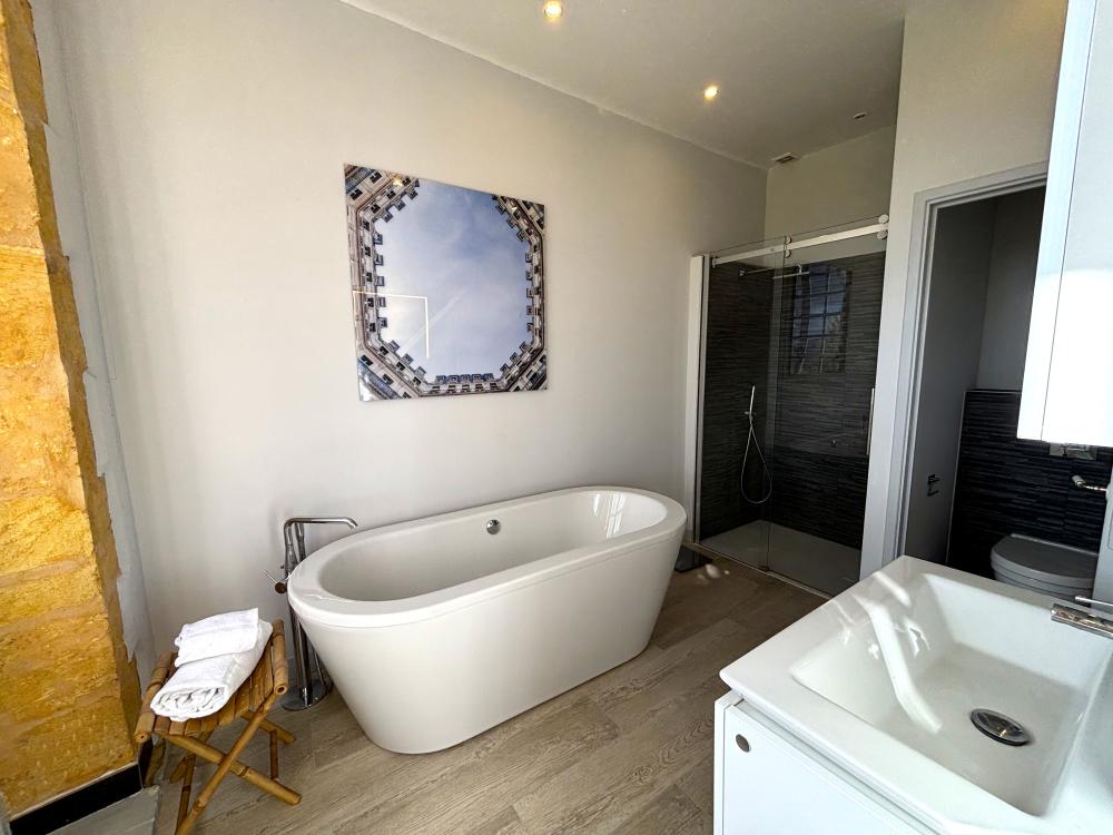 et sa salle de bain ensuite 