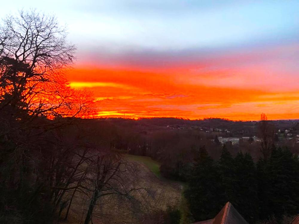 Coucher de soleil sur Sarlal depuis la terrasse 