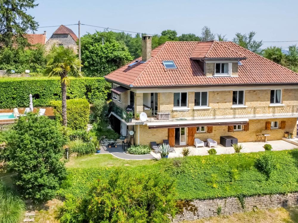 L'appartement Sarlat Soleil se situe au RDC de la Villa 