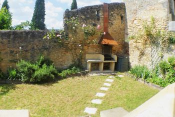 Le jardinet et barbecue 