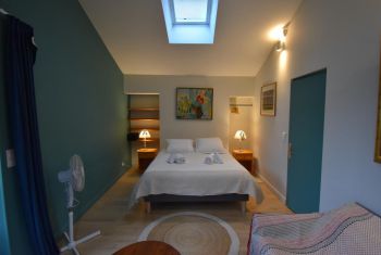 elle offre une chambre double 