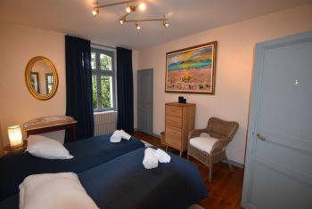 La troisième chambre avec deux lits simples en RDC 