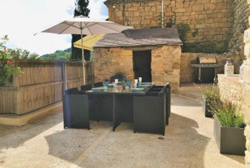 La grande terrasse pour déjeuner 