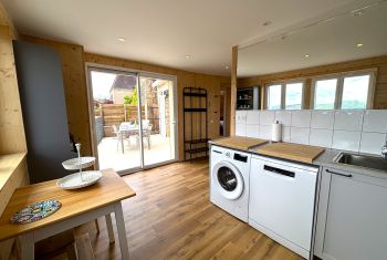 Elle propose un accès direct à la terrasse 
