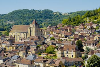 Le charmant village médiéval de St Cyprien 