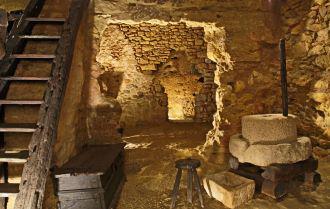 Visite des Troglos de Belv&egrave;s